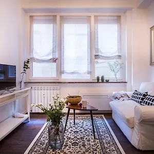 https://seven-home.italymilanhotels.net
